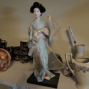 Geisha Figurine